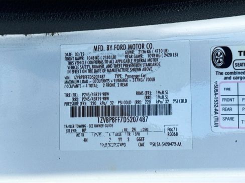 Used 2013 Ford Mustang GT Premium w/ Security Pkg RWD image 39