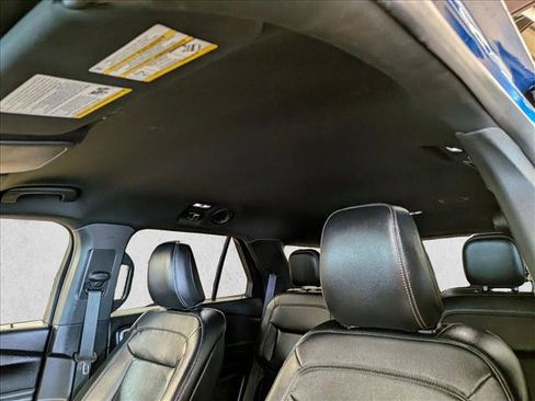 Used 2020 Ford Explorer XLT w/ Equipment Group 202A AWD/4WD image 18