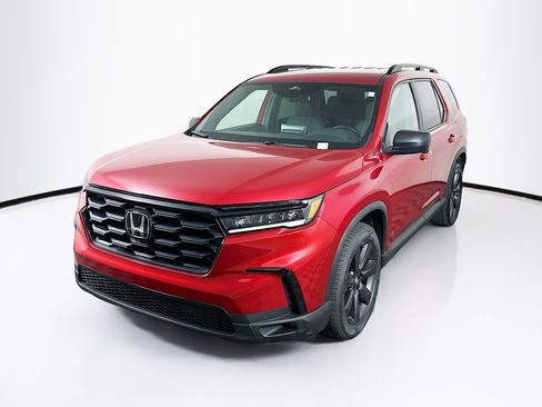Used 2023 Honda Pilot Sport image 3
