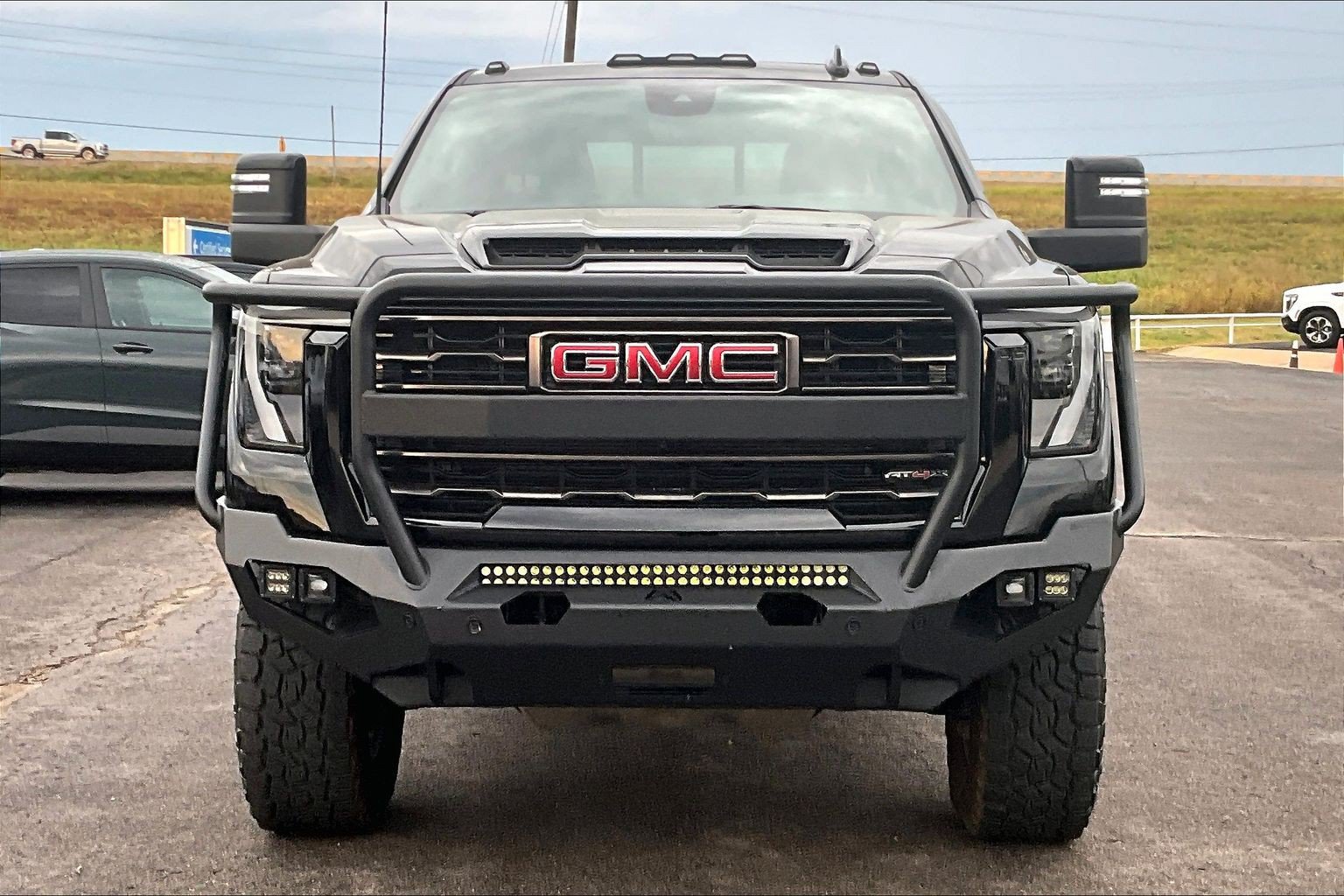 Used 2024 GMC Sierra 2500 AT4X AWD/4WD image 3