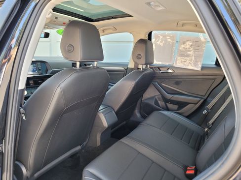 Used 2024 Volkswagen Jetta SE FWD image 14