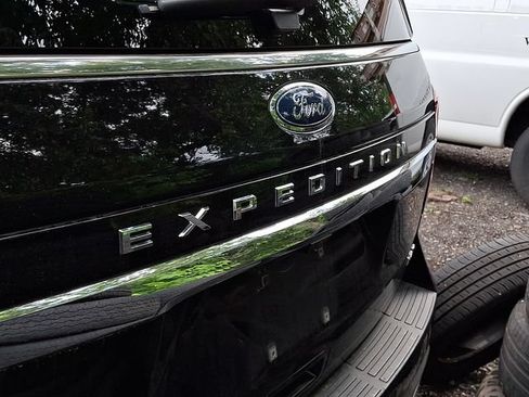 Used 2024 Ford Expedition Max Limited AWD/4WD image 9