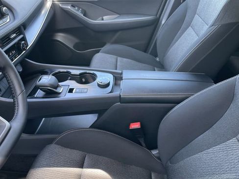 Used 2025 Nissan Rogue SV AWD/4WD image 20