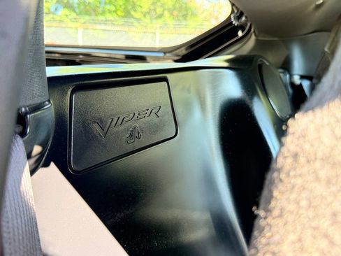 Used 2006 Dodge Viper SRT-10 RWD image 17