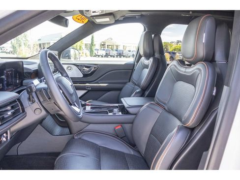 Used 2025 Lincoln Aviator Black Label w/ Jet Appearance Package AWD/4WD image 18