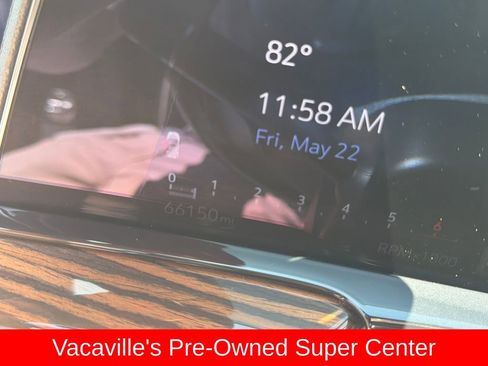 Used 2023 Cadillac Escalade Premium Luxury AWD/4WD image 16