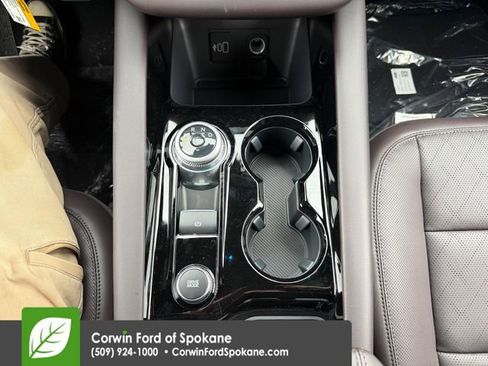 New 2026 Ford Explorer Platinum image 32