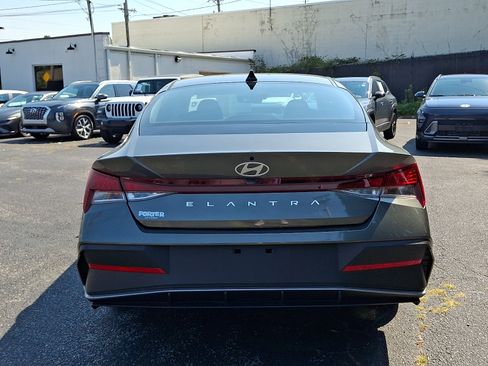 Certified 2026 Hyundai Elantra SE FWD image 5
