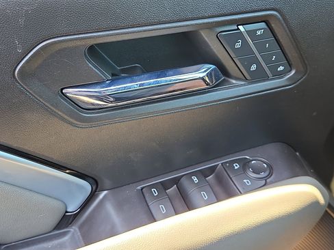 Used 2023 Chevrolet Colorado ZR2 w/ ZR2 Convenience Package III image 13