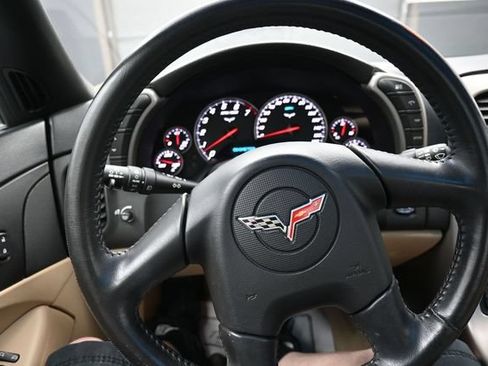 Used 2005 Chevrolet Corvette Coupe w/ Preferred Equipment Group RWD image 8
