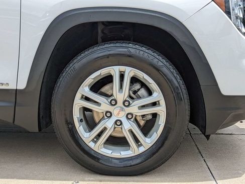 Used 2023 GMC Terrain SLE w/ Driver Convenience Package AWD/4WD image 12