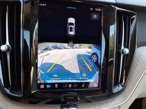 Certified 2023 Volvo XC60 B5 Plus image 21