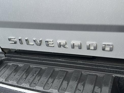 Used 2018 Chevrolet Silverado 3500 LTZ image 9