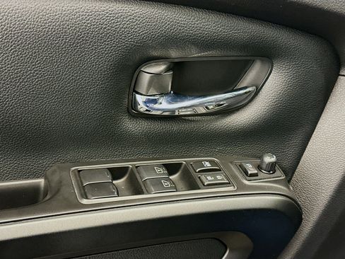 Used 2024 Nissan Titan PRO-4X w/ Pro-4x Convenience Package image 15