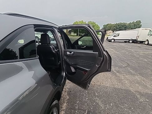 Used 2025 Ford Escape ST-Line Select AWD/4WD image 14