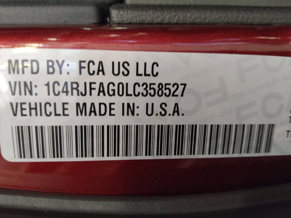 Used 2020 Jeep Grand Cherokee Laredo AWD/4WD image 33