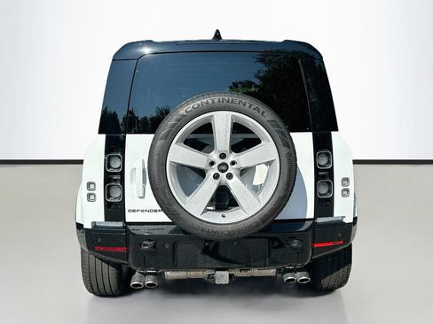 Used 2025 Land Rover Defender 110 V8 AWD/4WD image 6