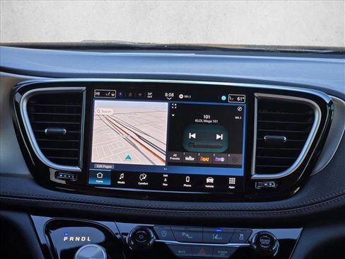 New 2026 Chrysler Pacifica Pinnacle image 12