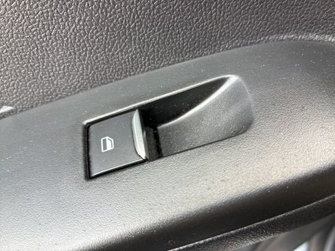 Used 2022 Ford Escape SE image 17