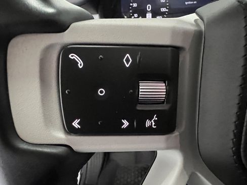 Used 2020 Land Rover Defender 110 HSE image 31