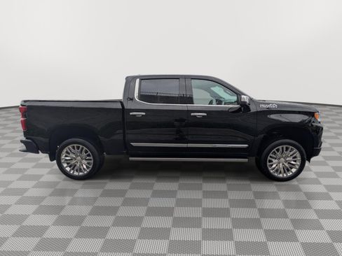 Used 2024 Chevrolet Silverado 1500 High Country AWD/4WD image 6
