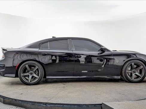 Used 2018 Dodge Charger SRT Hellcat w/ Harman/Kardon Audio Group image 9