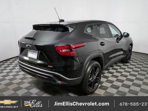 Certified 2025 Chevrolet Trax RS w/ Sunroof Package FWD image 26