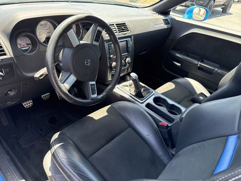 Used 2009 Dodge Challenger SRT8 w/ SRT Option Group II RWD image 29