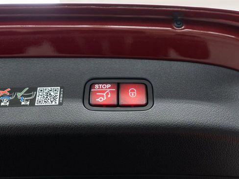 Used 2025 Mercedes-Benz GLC 43 AMG 4MATIC image 42