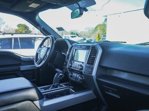 Used 2016 Ford F150 Lariat image 10