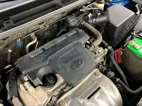 Used 2018 Toyota RAV4 LE w/ All Weather Liner Package FWD image 32