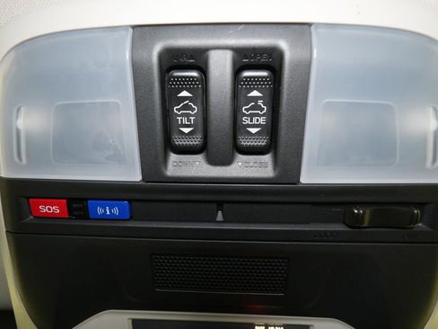 Used 2025 Subaru Crosstrek 2.5i Premium image 40