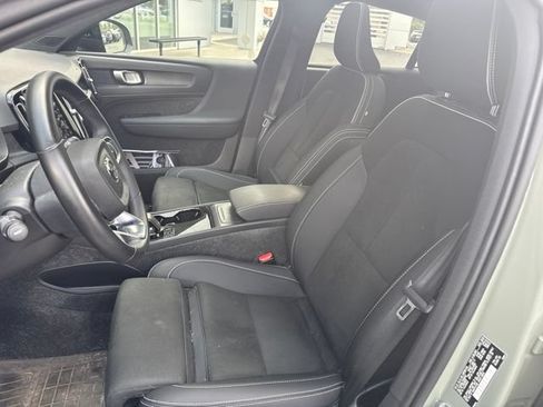 Used 2023 Volvo C40 P8 Recharge Plus w/ Protection Package Premier AWD/4WD image 8