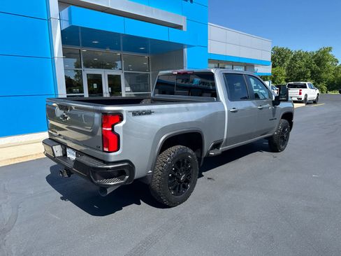 Used 2025 Chevrolet Silverado 2500 LT w/ Trail Boss Package AWD/4WD image 15
