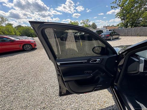 Used 2014 Porsche Cayenne image 22