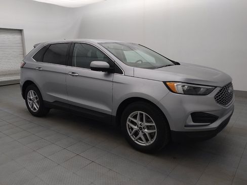Used 2023 Ford Edge SEL image 11