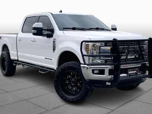 Used 2019 Ford F250 Lariat w/ Lariat Ultimate Package image 2