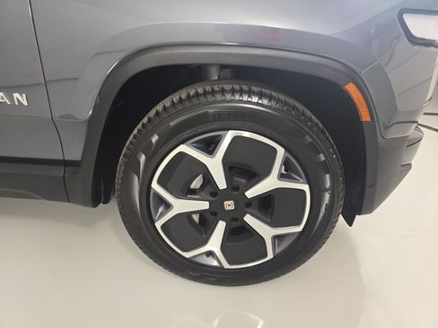 Used 2024 Rivian R1T Adventure AWD/4WD image 11