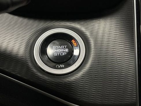 Used 2024 Jeep Grand Cherokee L Laredo image 22