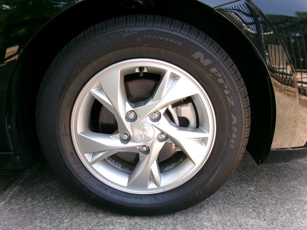 Used 2023 Hyundai Elantra SE FWD image 40