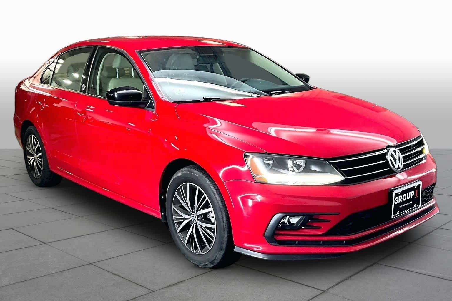 Used 2018 Volkswagen Jetta Wolfsburg Edition FWD image 3