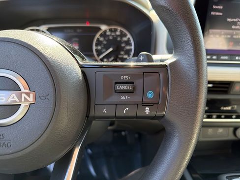 Used 2023 Nissan Rogue SV image 49