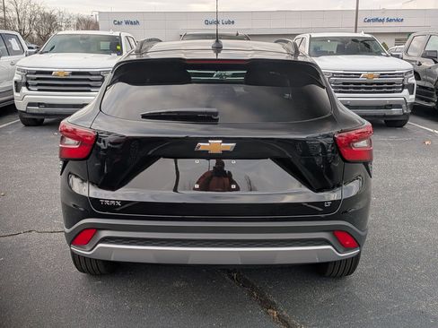 Certified 2025 Chevrolet Trax LT w/ LT Convenience Package image 7