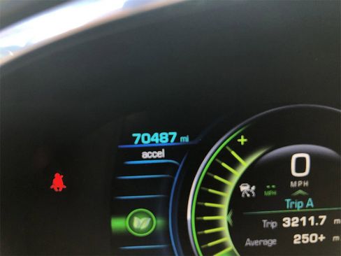 Used 2017 Chevrolet Volt Premier w/ Driver Confidence II Package image 15