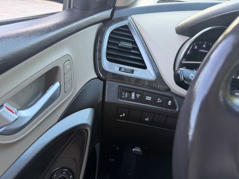 Used 2017 Hyundai Santa Fe Sport w/ 2.4L Tech Package 04 FWD image 25