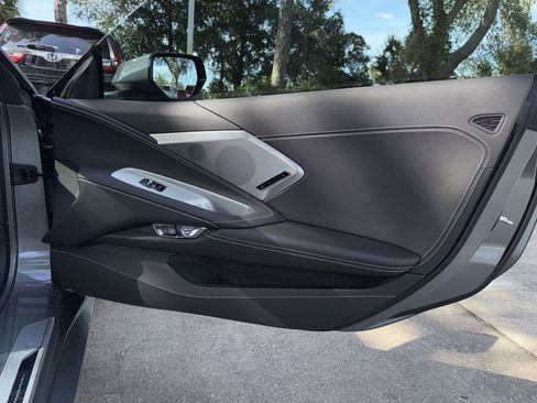 Used 2022 Chevrolet Corvette Stingray Preferred Cpe w/ Z51 Performance Package RWD image 23