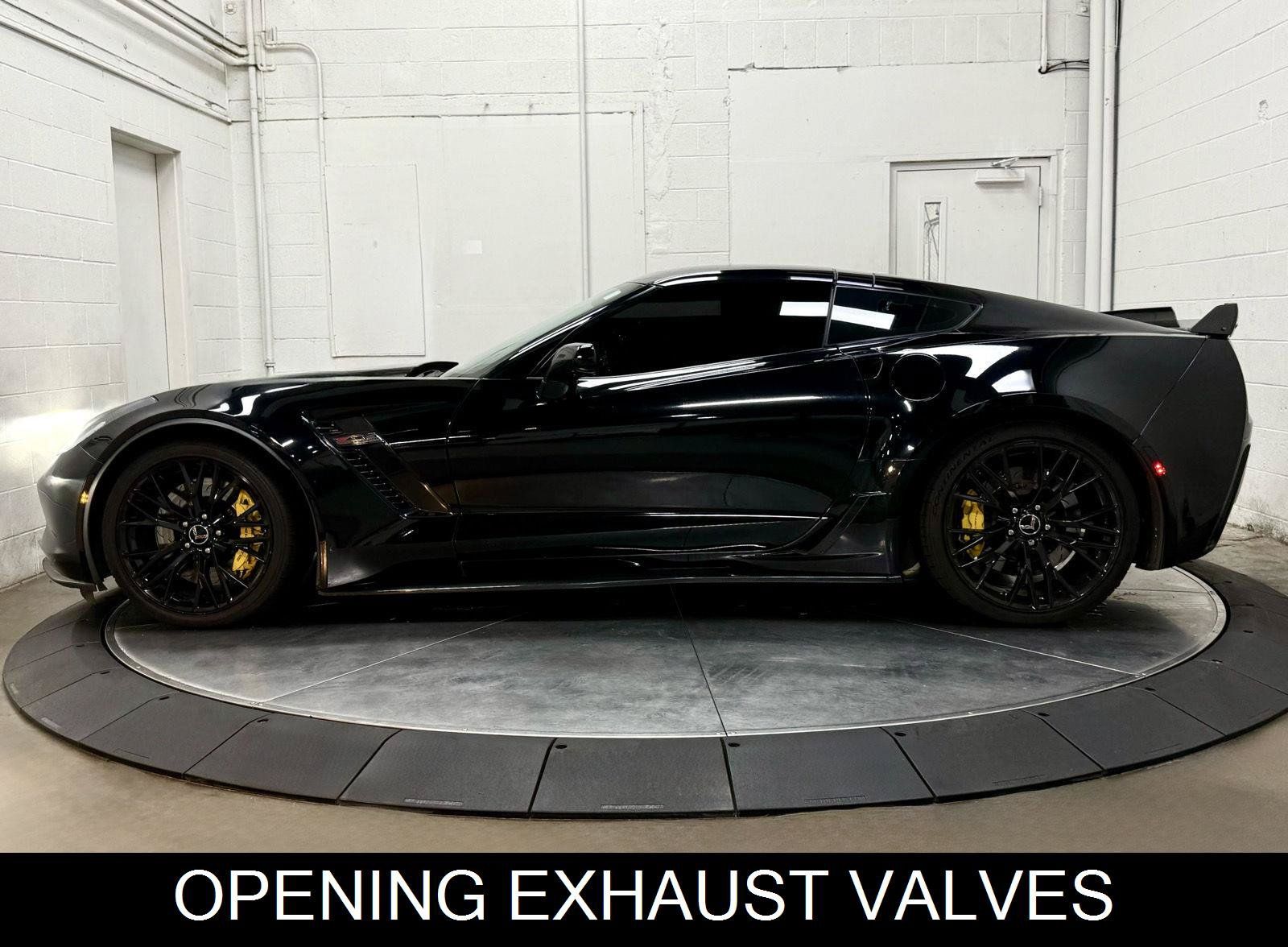 Used 2015 Chevrolet Corvette Z06 w/ 3LZ Preferred Equipment Group RWD image 6