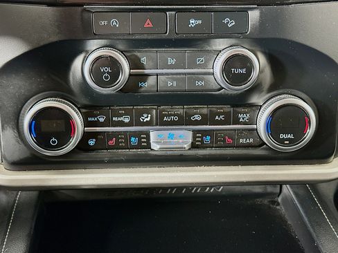 Used 2024 Ford Expedition Max XLT image 23