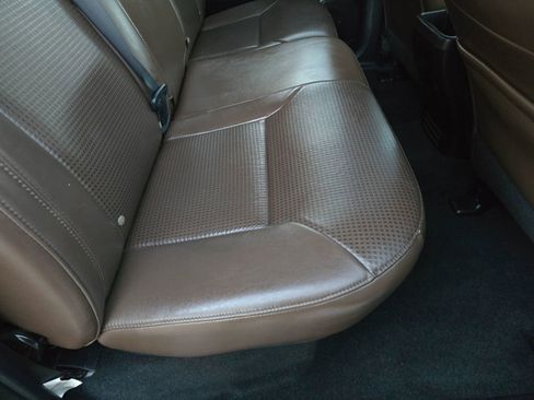 Used 2016 Toyota Tacoma Limited w/ Towing Package image 14