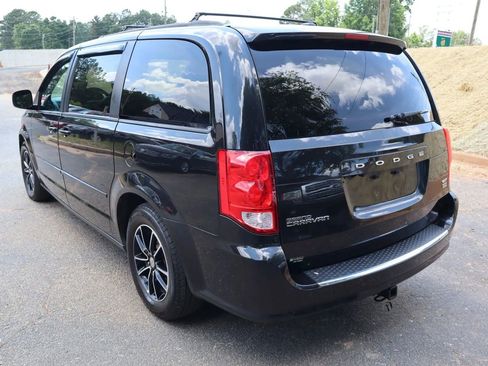 Used 2017 Dodge Grand Caravan GT image 4